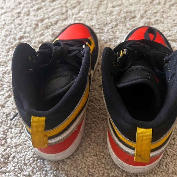 Nike Air Jordan 1 Mid SE Black Amarillo Ragun Orange  2.5Y BQ6932-087 L*0922 - Picture 3 of 8